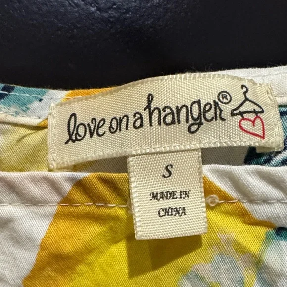 Love on a Hanger Lemon Patterned Blouse - Picture 2 of 3